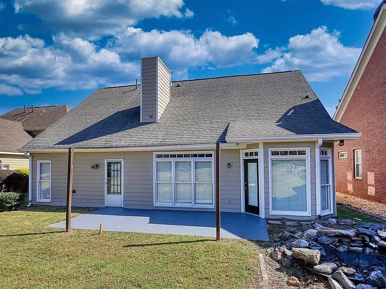 2111 Highland Club Dr SE — Photo 24