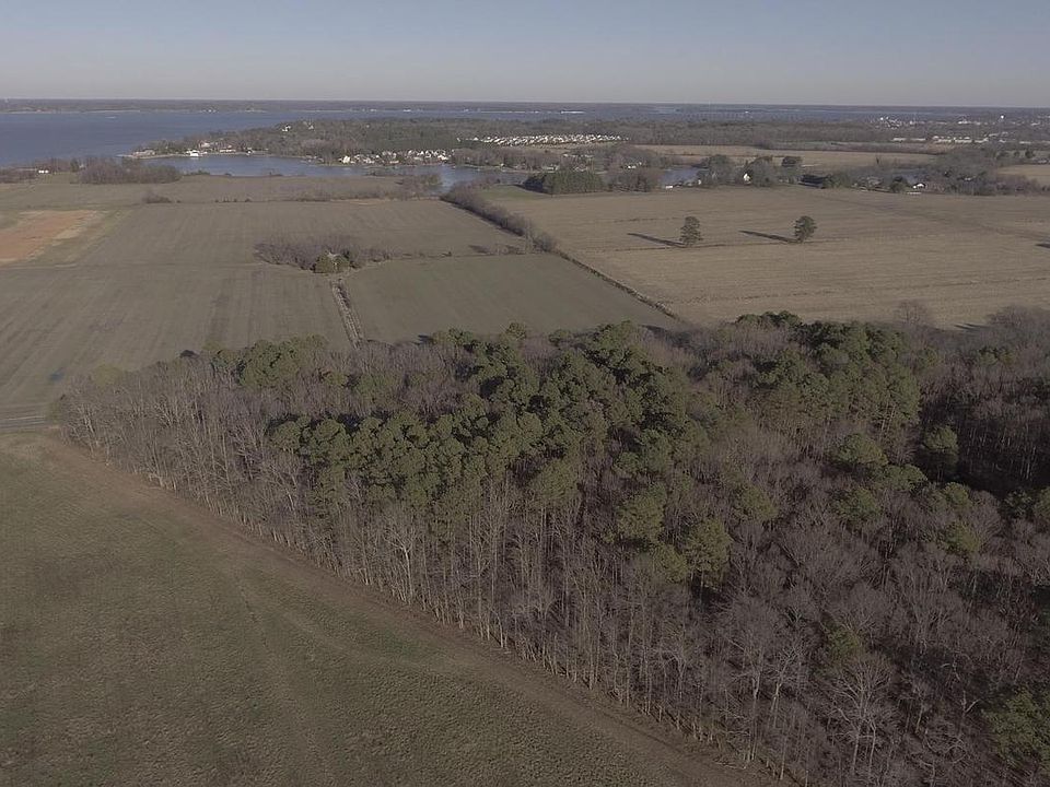 2nd image of 2131 Horns Point Rd