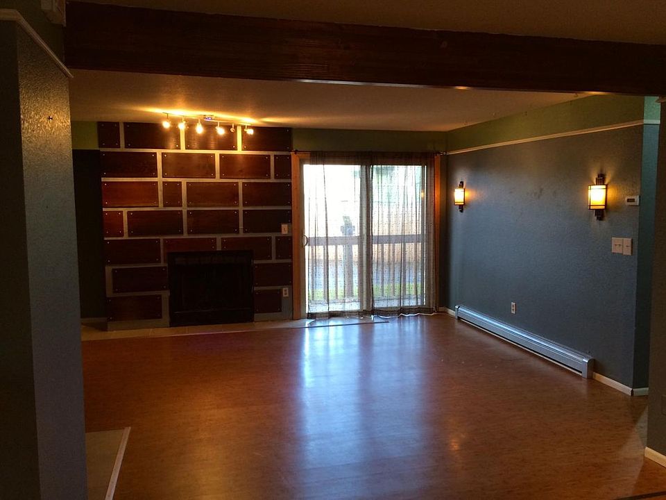1st image of 11401 Heritage Ct #2