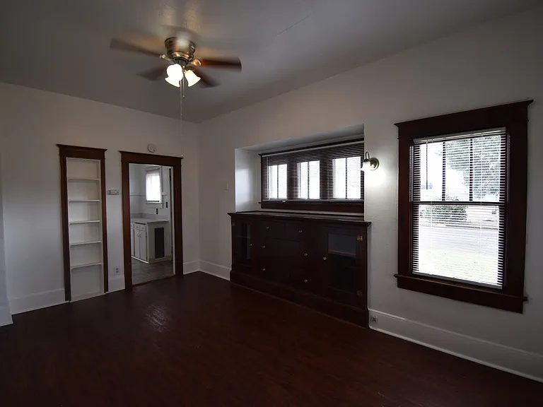 1503 Queen Ave SW — Photo 6