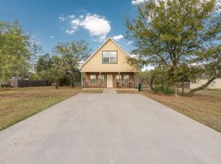 10918 Shady Oaks Dr, Runaway Bay, TX 76426