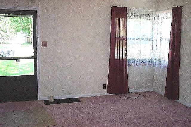 2nd image of 5107 N Carvel Ave