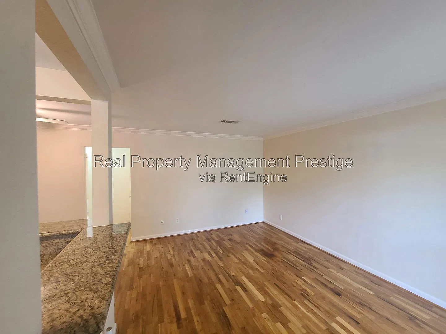 1 bed, 1.0 bath, 550 sqft, $1,195 — Photo 2