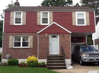 59 Silver St, Elmont, NY 11003