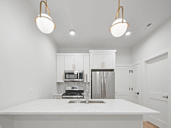 2nd image of 2534 W Cortez St APT 1R