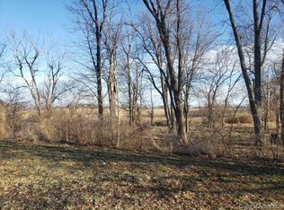 22 Southland Park Dr, Jacksonville, IL 62650