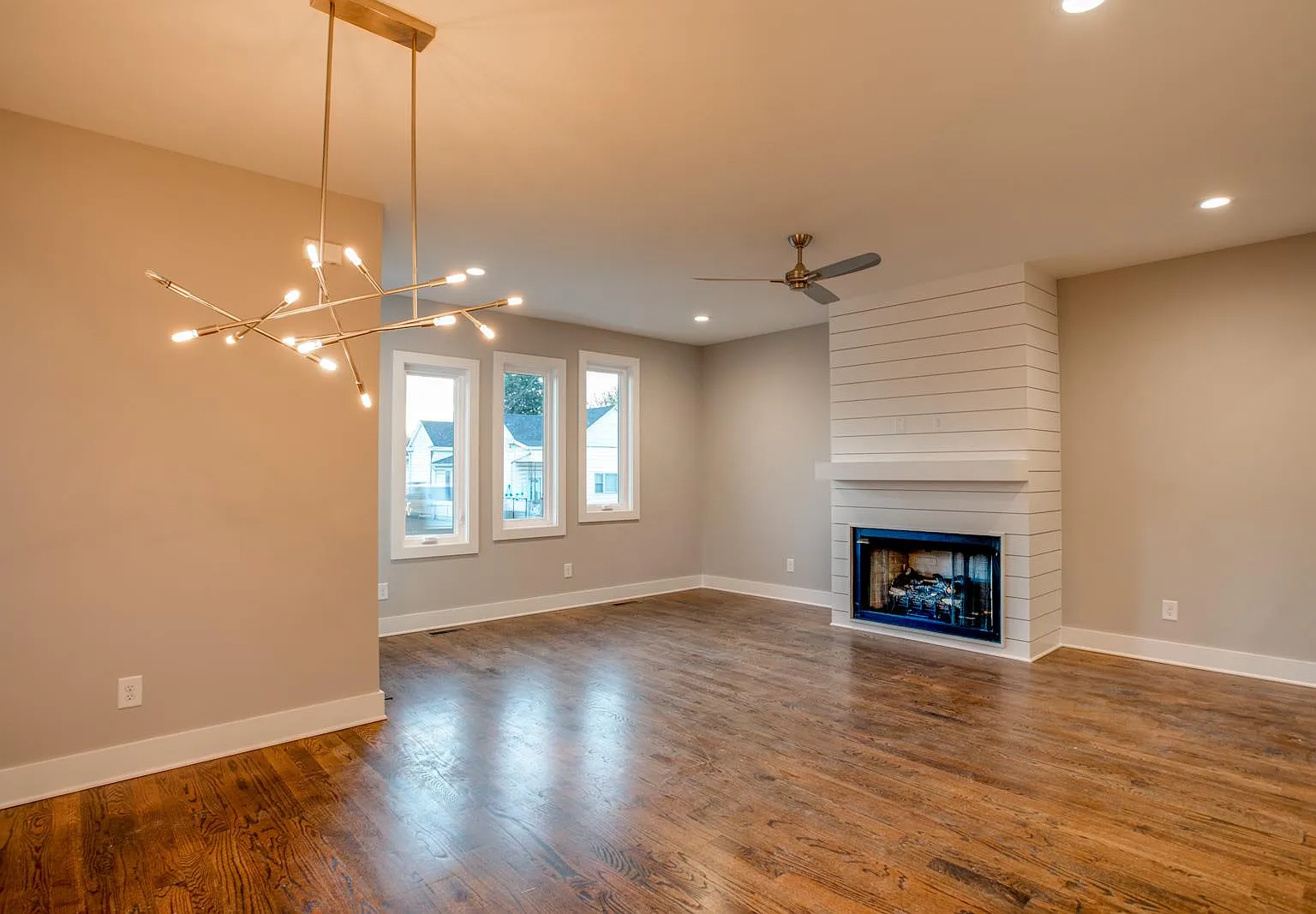 3 bed, 2122 sqft, $3,850 — Photo 3