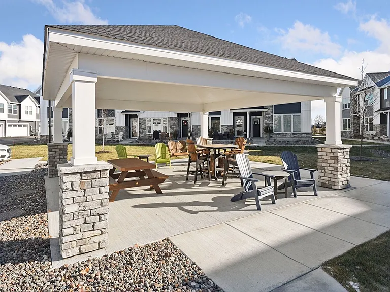 2434 Blossom Cir — Photo 15