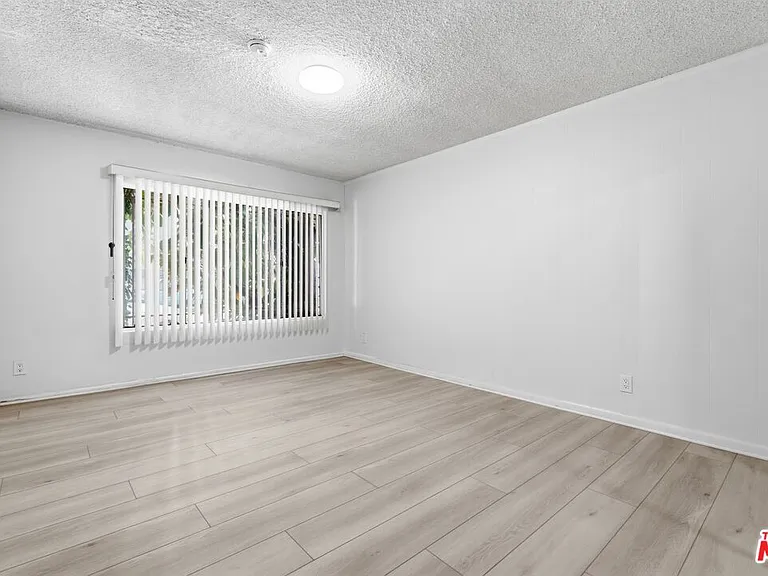 2332 S Beverly Glen Blvd #3 — Photo 9