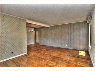 3rd image of 444 Briarwood Dr