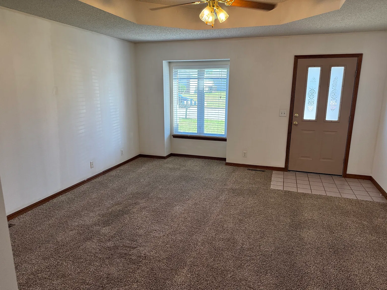 2 bed, $895 — Photo 2