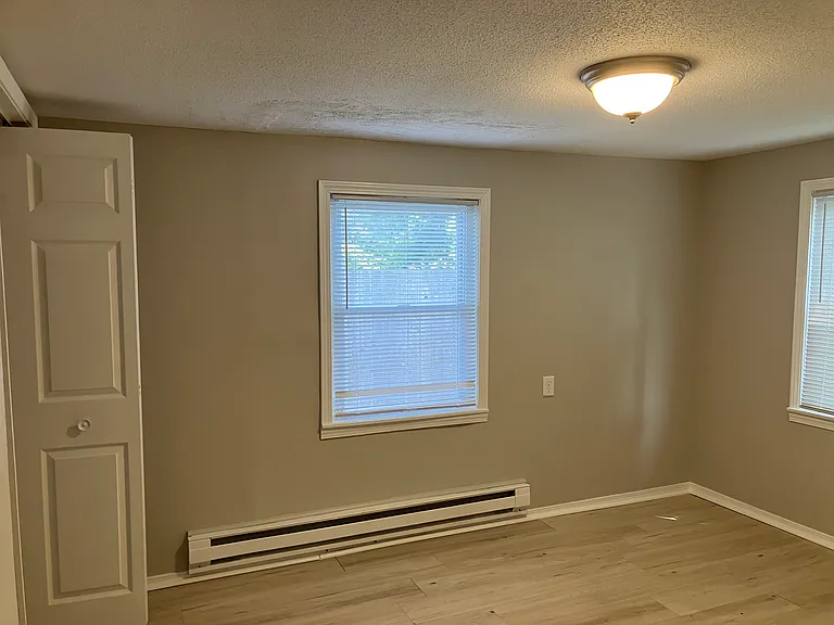 212 E Marshall St — Photo 18