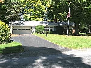 3rd image of 103 Woodland Dr