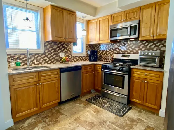 47 Taft Ave, Providence, RI 02906
