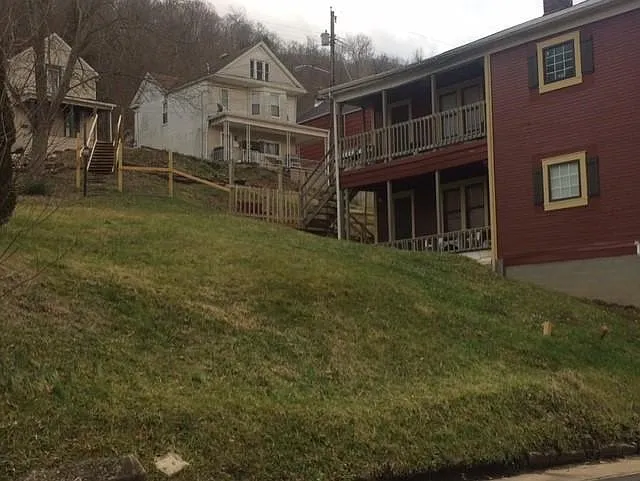 1028 Marshall St #1B — Photo 8