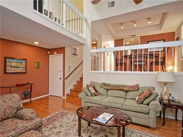 1500 W Lynn St APT 109, Austin, TX 78703