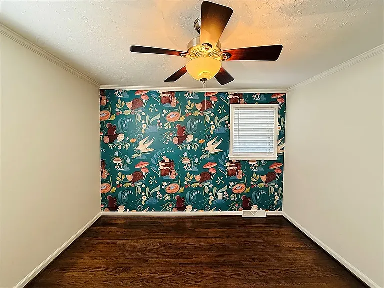 308 Farmington Rd — Photo 13