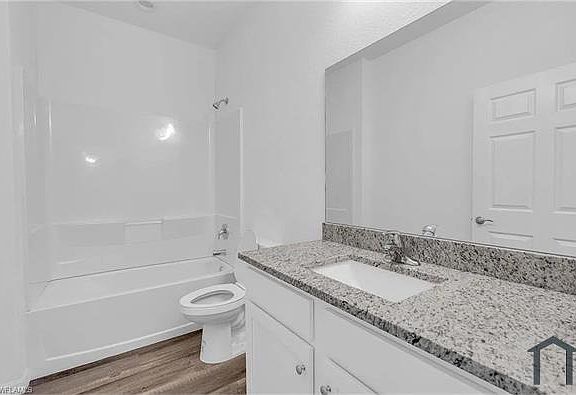 4th image of 313 Panorama Ave
