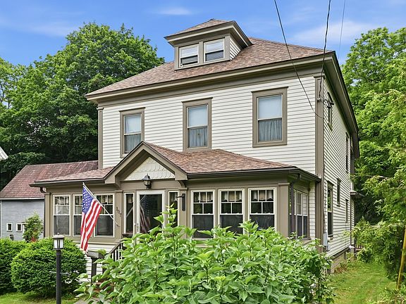 4th image of 107 Mohawk Street