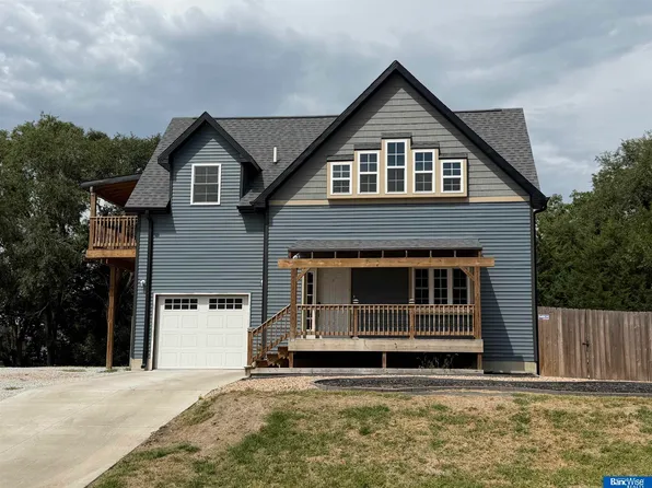1805 Old Creek Rd, Aurora, NE 68818