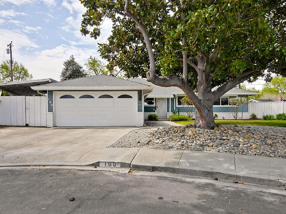 160 Kit Carson Ct