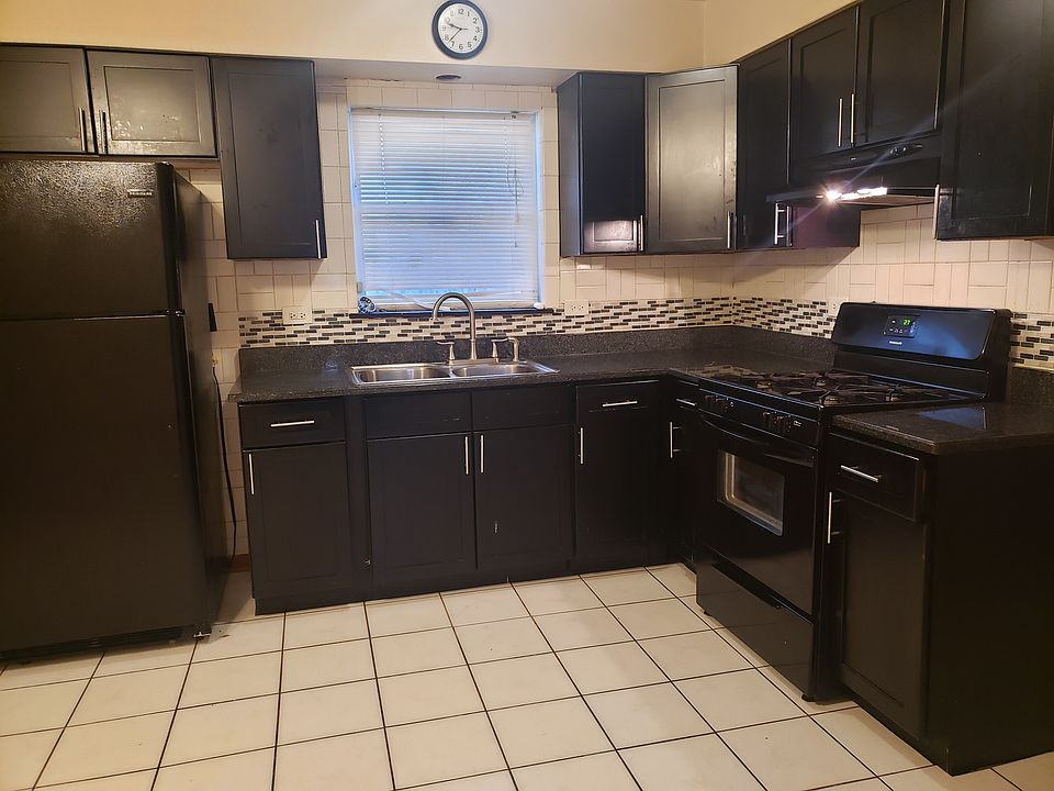 2nd image of 17120 Evans Dr