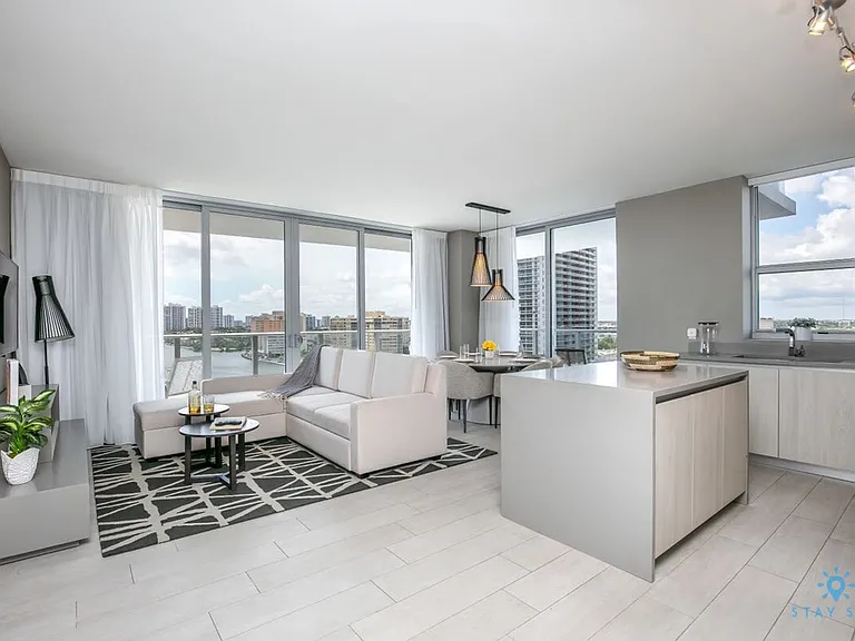4010 S Ocean Dr #ID1227211P — Photo 8