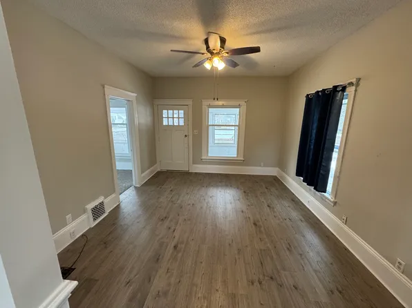 560 N Pleasant St, Jackson, MI 49202