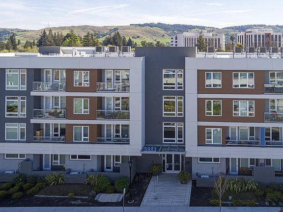 2nd image of 5933 Sunstone Dr Unit 407