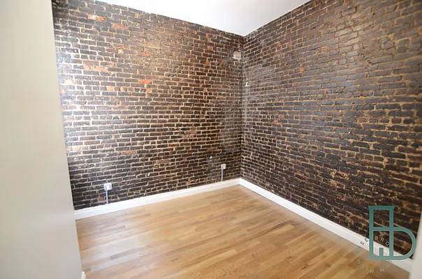 Rented by Miron Realty Group | media 14