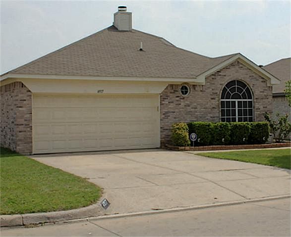 1st image of 4917 Shady Cliff Ln