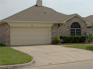 4917 Shady Cliff Ln, Fort Worth, TX 76179