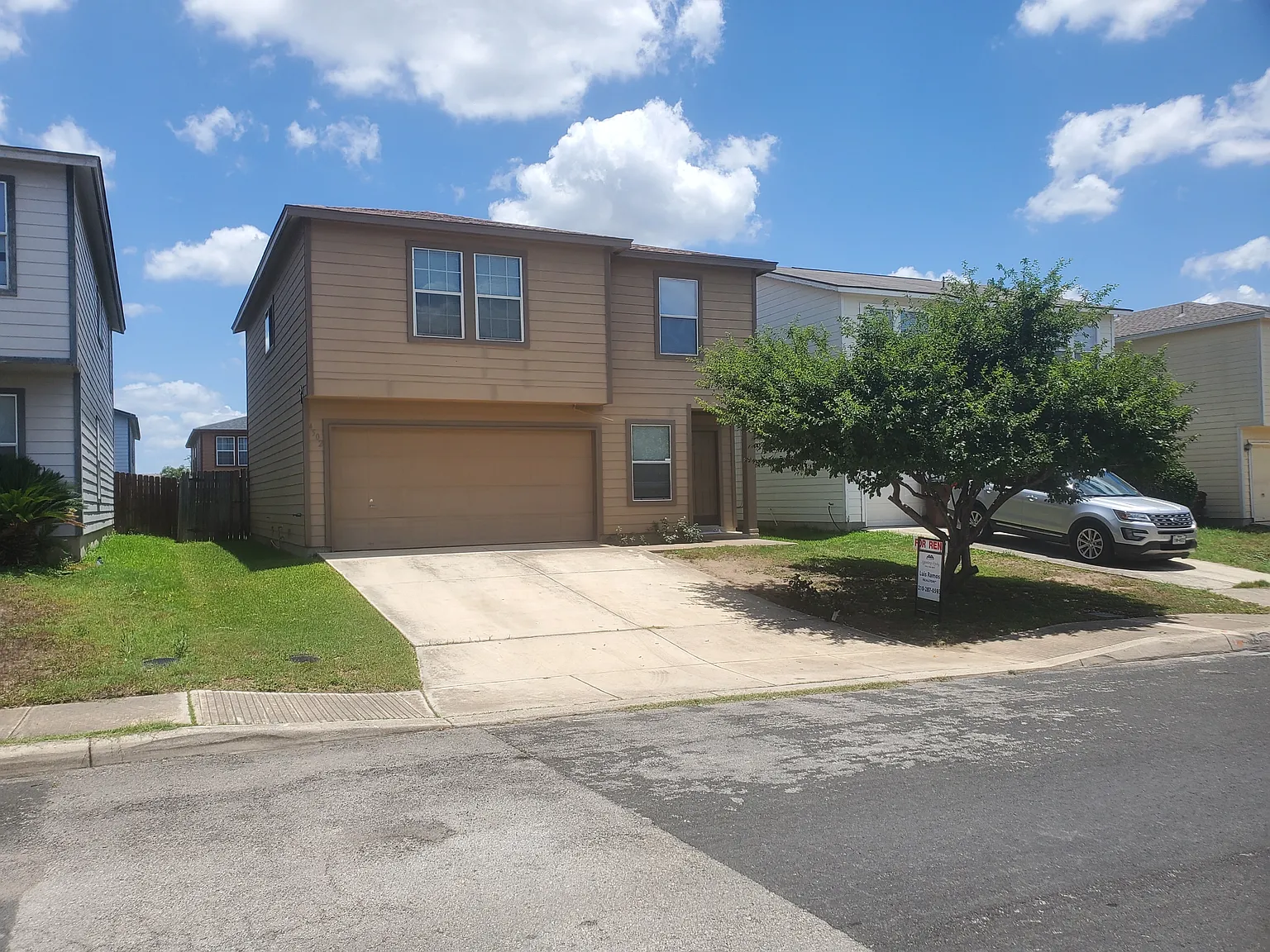 3 bed, 2.5 bath, 1669 sqft, $1,600 — Photo 2