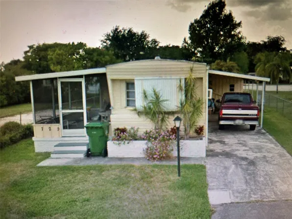 720 NW 217th Terrace, Pembroke Pines, FL 33029