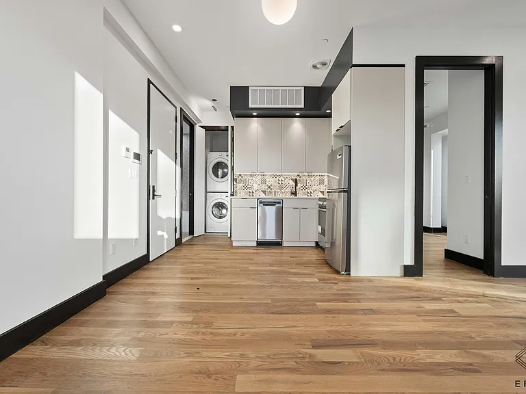 917 Broadway #2R — Photo 9