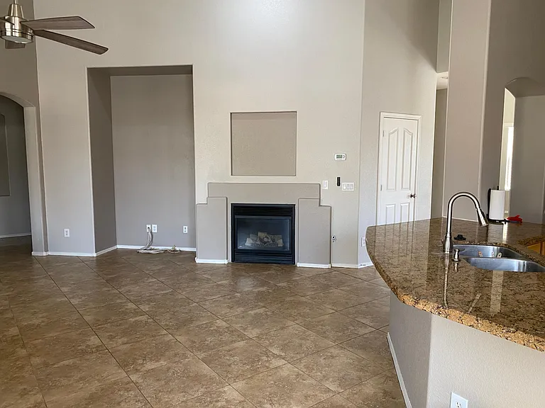 living room/kitchen