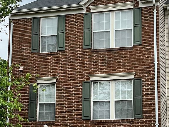 2nd image of 2541 Thorncroft Pl
