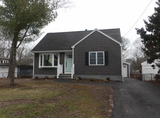 1081 Callahan St, Bay Shore, NY 11706