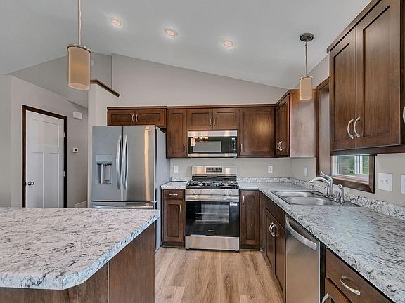 5th image of 110 Woolgrass Way