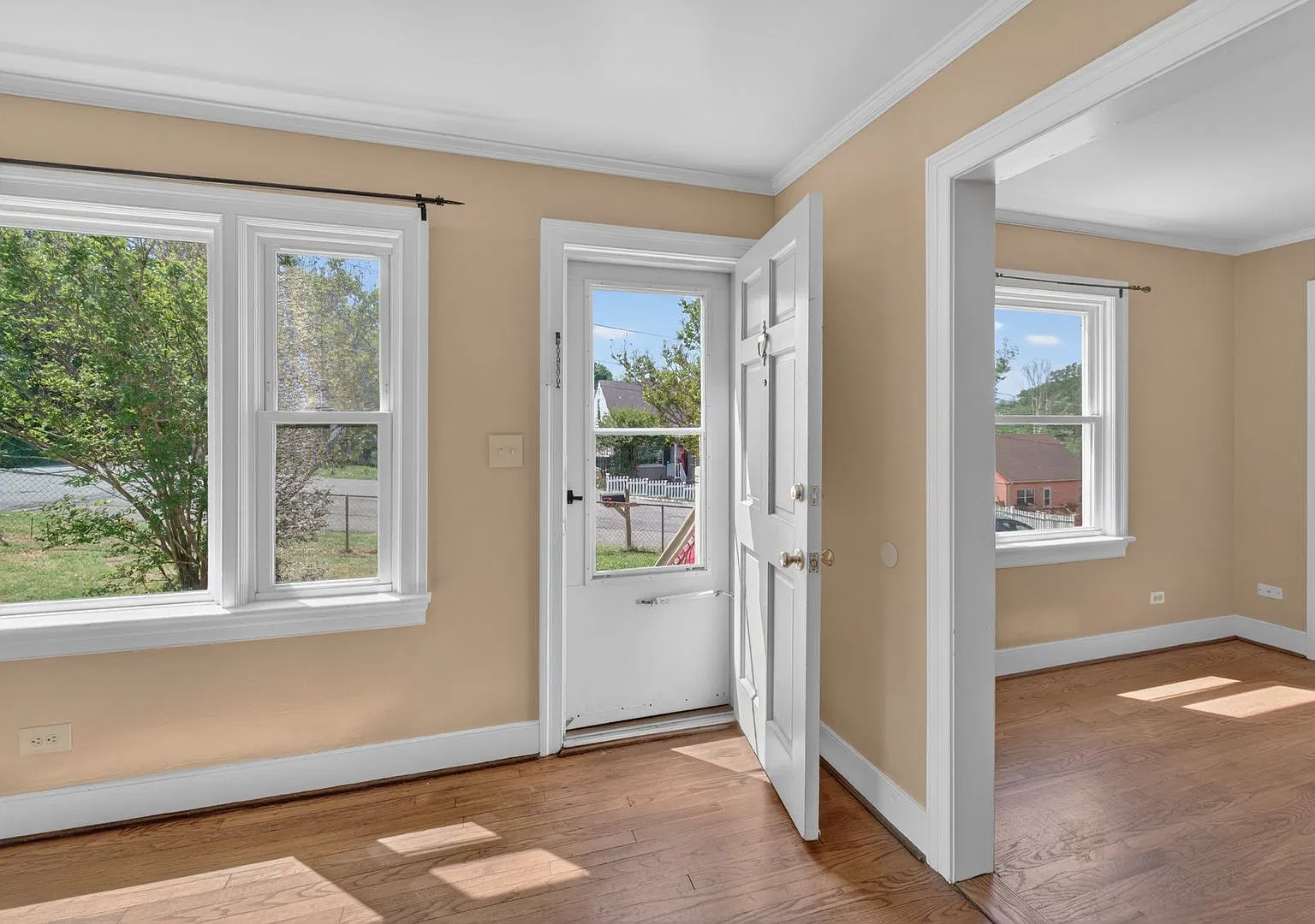 511 Stonehenge Avenue — Photo 3