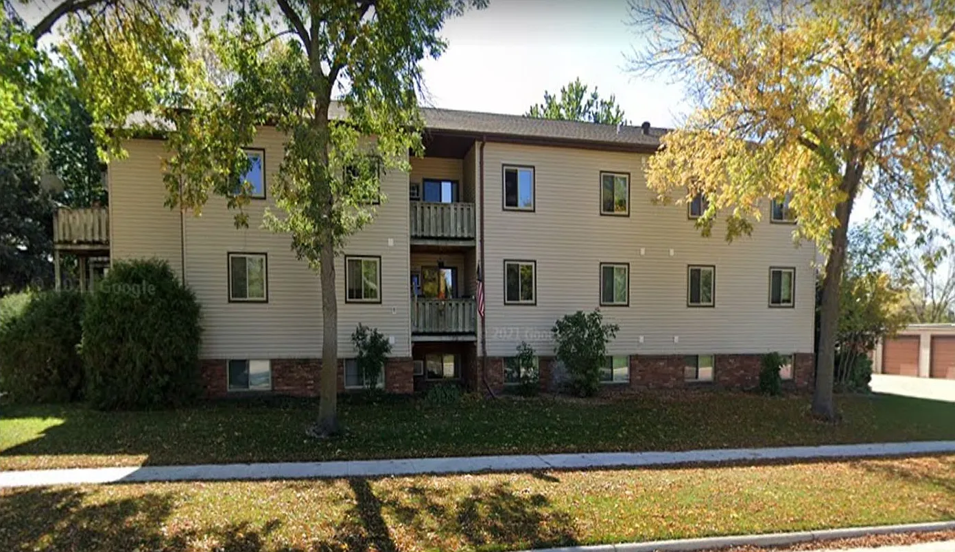 Wedgewood Apartments — Photo 1