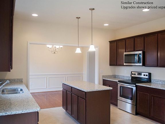 3rd image of 173 Traverse Dr