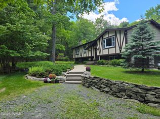 649 Twin Lakes Rd, Shohola, PA 18458