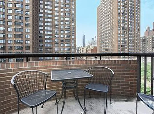 Rented by LW 21 LLC | media 45