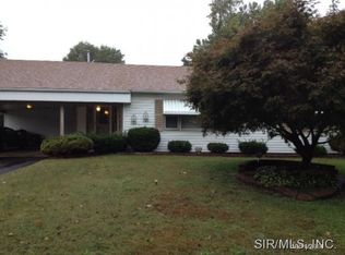 805 Champlain Dr, Cahokia, IL