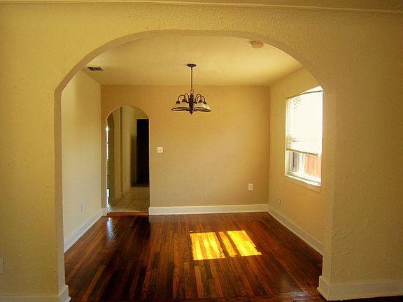 3rd image of 708 35th St