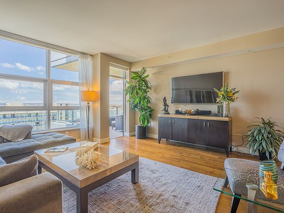 5th image of 1325 Pacific Hwy #1501