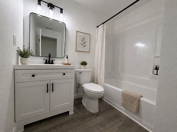 4th image of 1115 NE 105th St #2-12