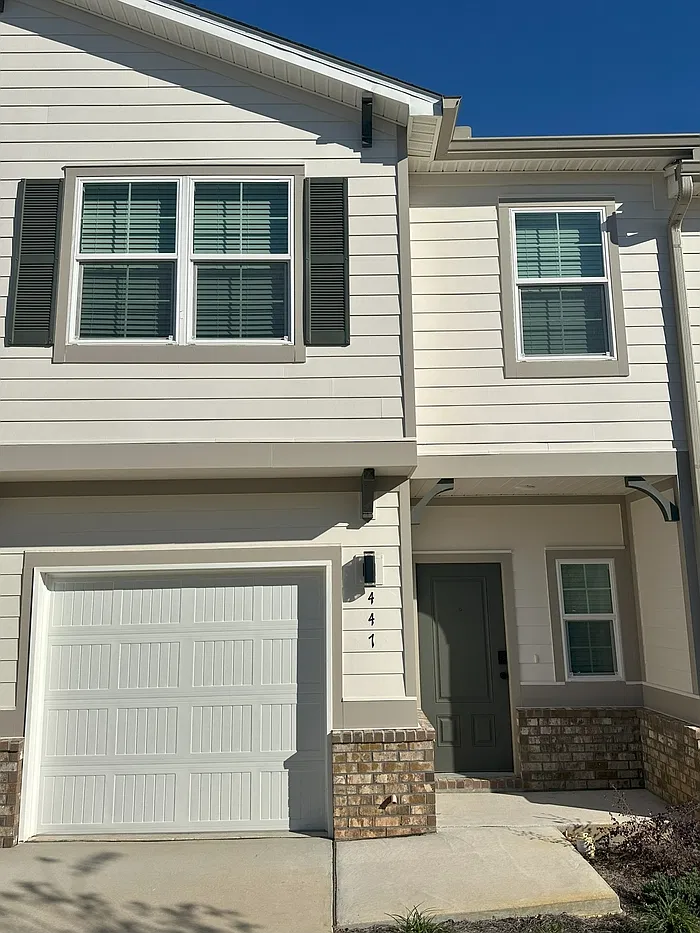 3 bed, 2.5 bath, 1554 sqft, $2,150 — Photo 1