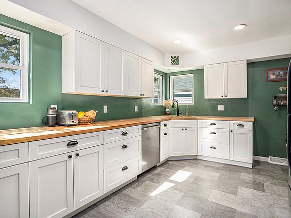 3rd image of 10243 E D Ave